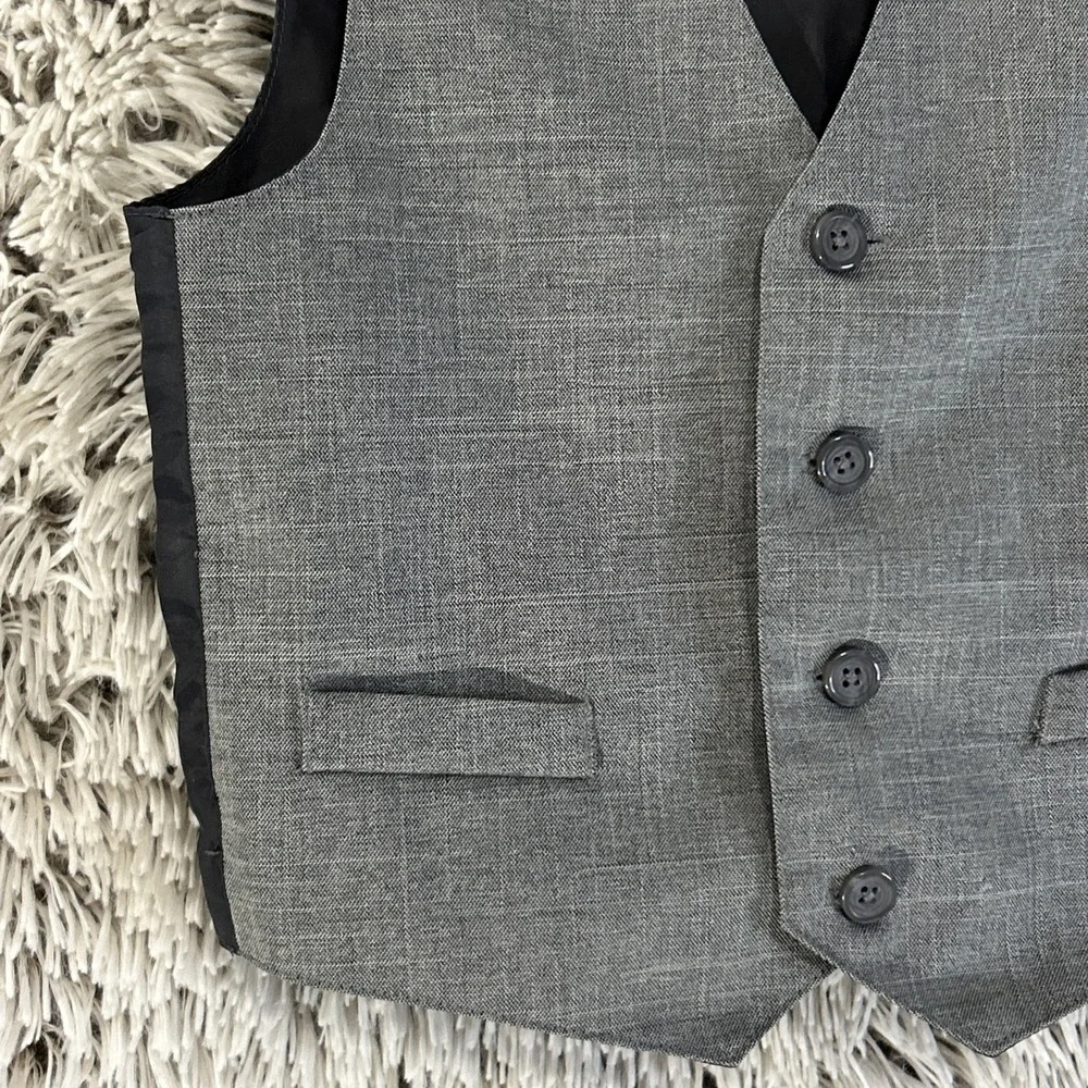 Van Heusen Boys Suit‎ Vest 4 Button Size 6 Gray Formal Casual Preppy Sleeveless